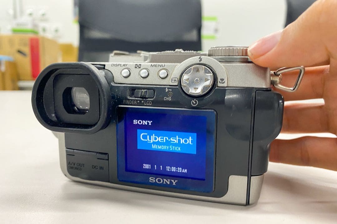 Sony Cyber-shot DSC-F707 「動作品」