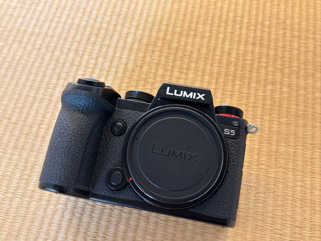 LUMIX S5 フルサイズミラーレスカメラ