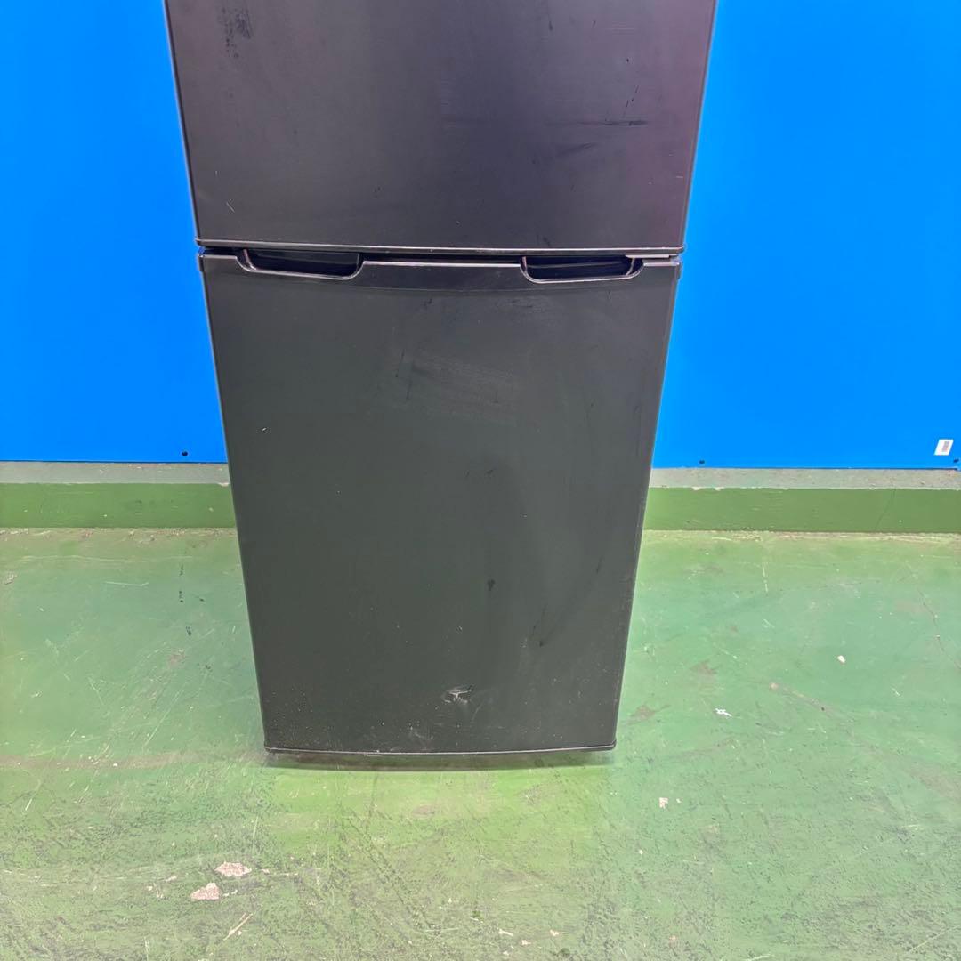 682 スリムサイズ冷蔵庫 100L強　小型　一人暮らし　右開き　2ドア　きれい