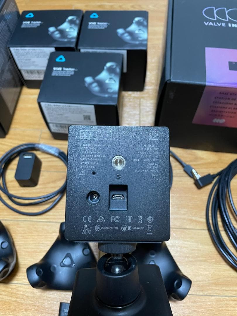 VIVEトラッカー3.0x3/ベースステーション2.0x2 VR フルトラセット