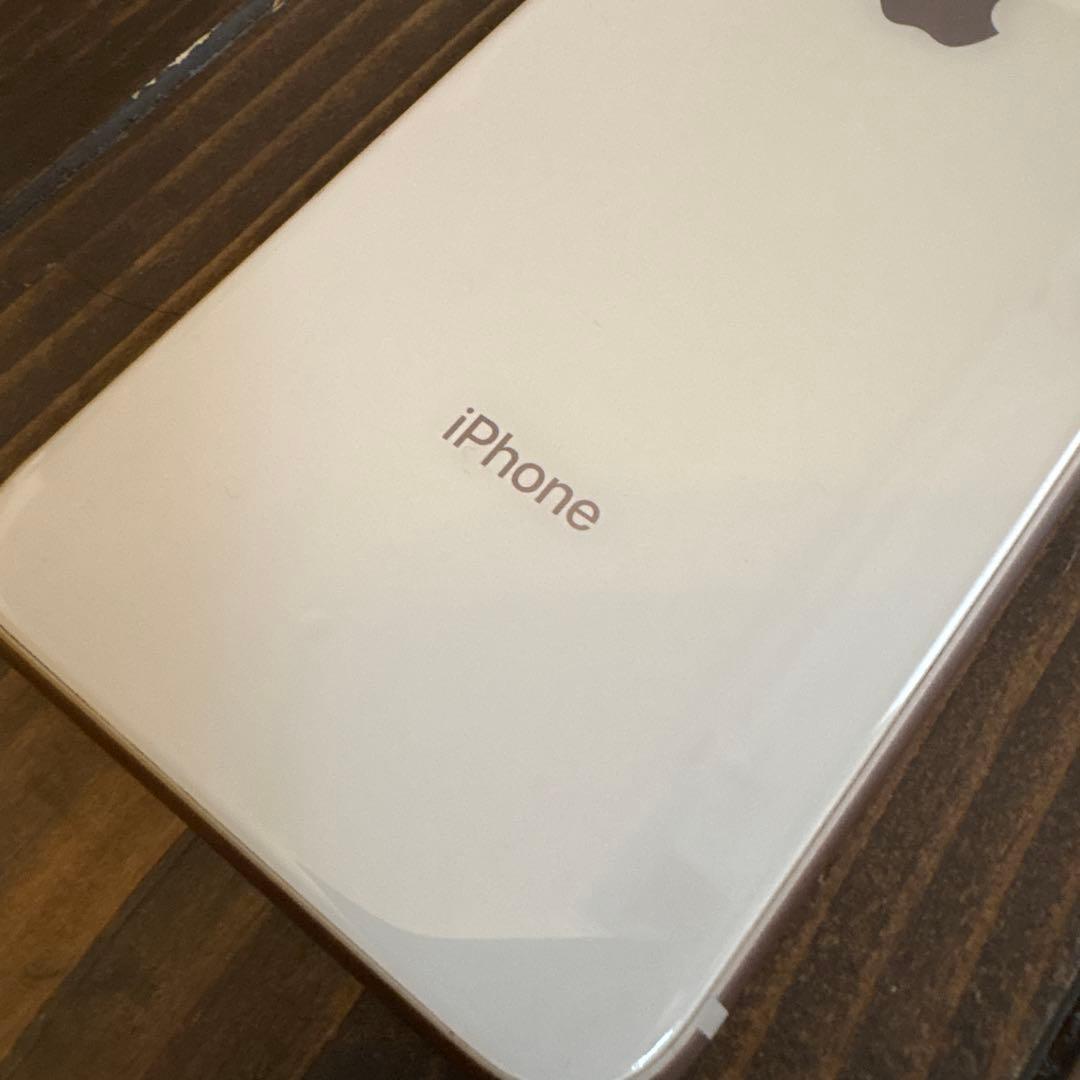 美品　Apple iPhone 8 64GB ゴールド