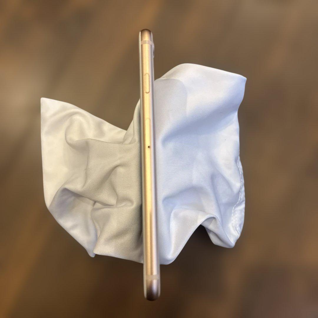 美品　Apple iPhone 8 64GB ゴールド