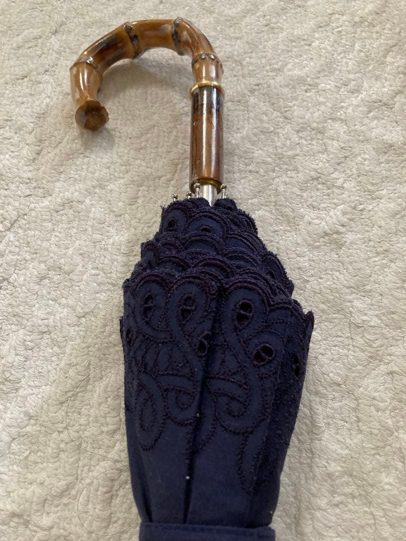 【新品未使用・日本製】レース刺繍 晴雨兼用 長傘／バンブー2本