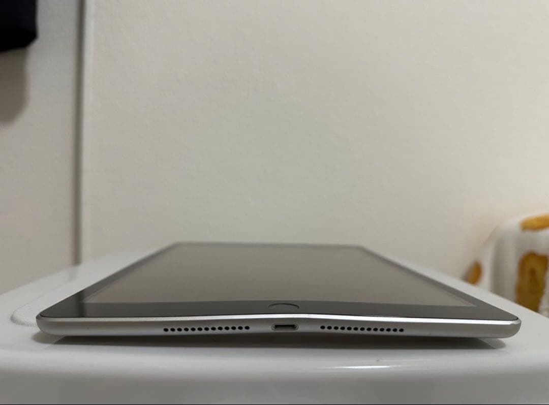 iPad 第9世代 64GB シルバーWi-Fi【専用ケース付き】【即日発送】