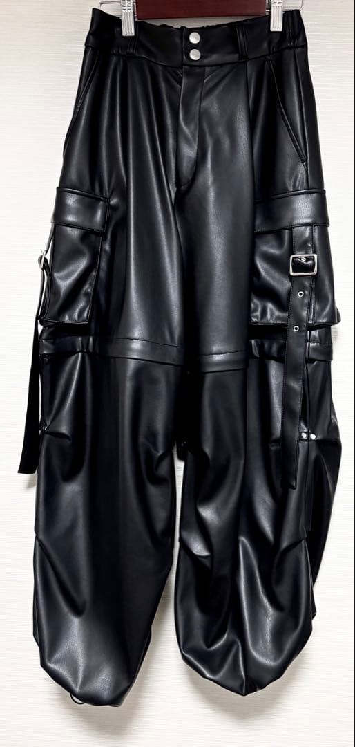 【完売品】2WAYメタルカーゴパンツ【HARE】 フェイクレザー