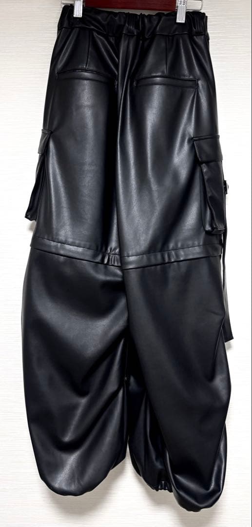 【完売品】2WAYメタルカーゴパンツ【HARE】 フェイクレザー