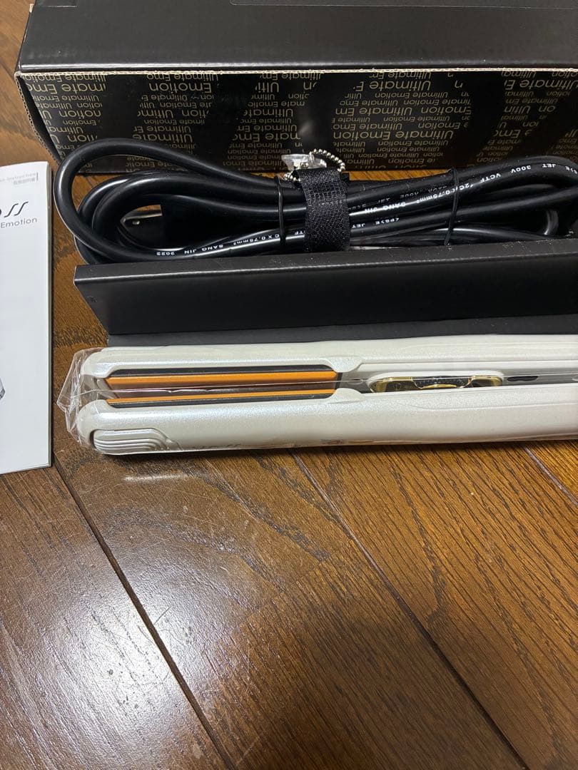 VOSS M24セラミック　ストレートヘアアイロン　ReFa クレイツ