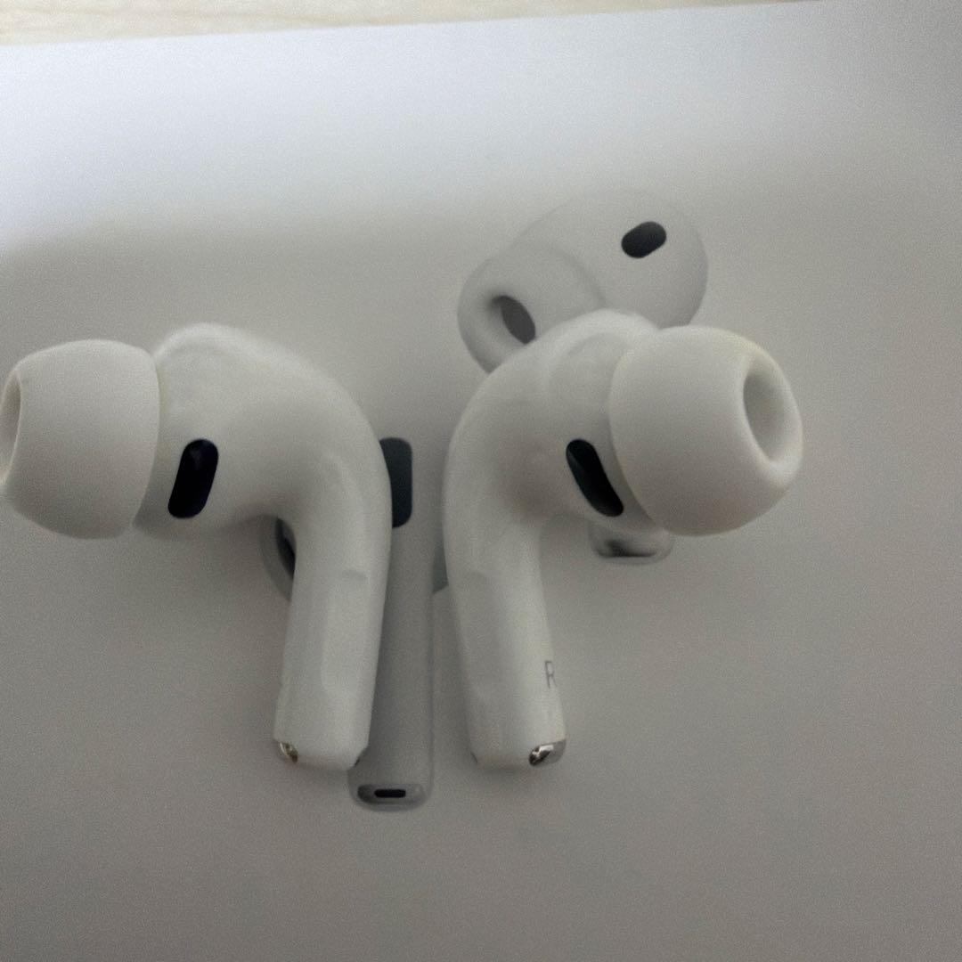美品 Apple AirPods Pro3 ESRケース付き