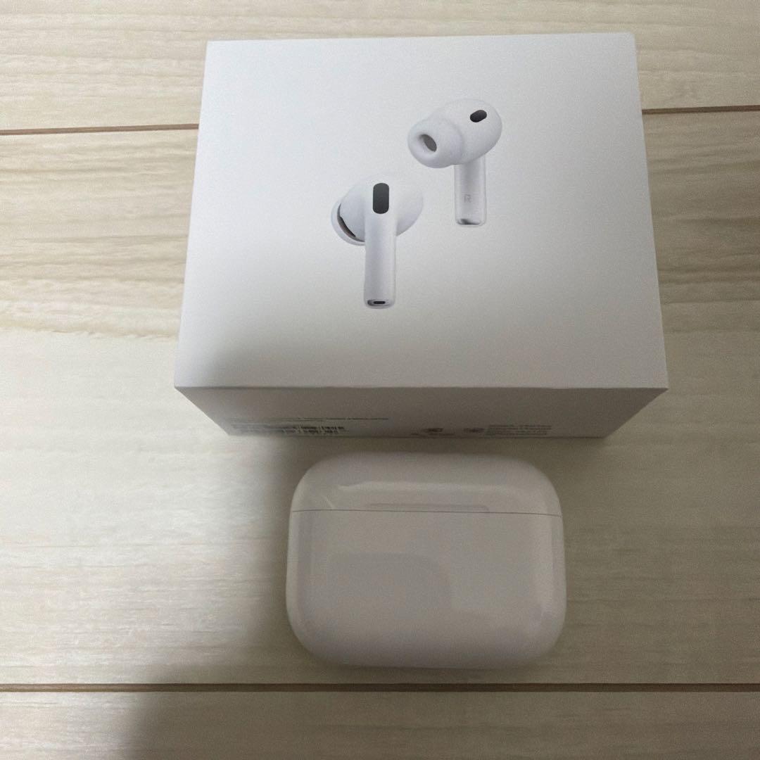 美品 Apple AirPods Pro3 ESRケース付き