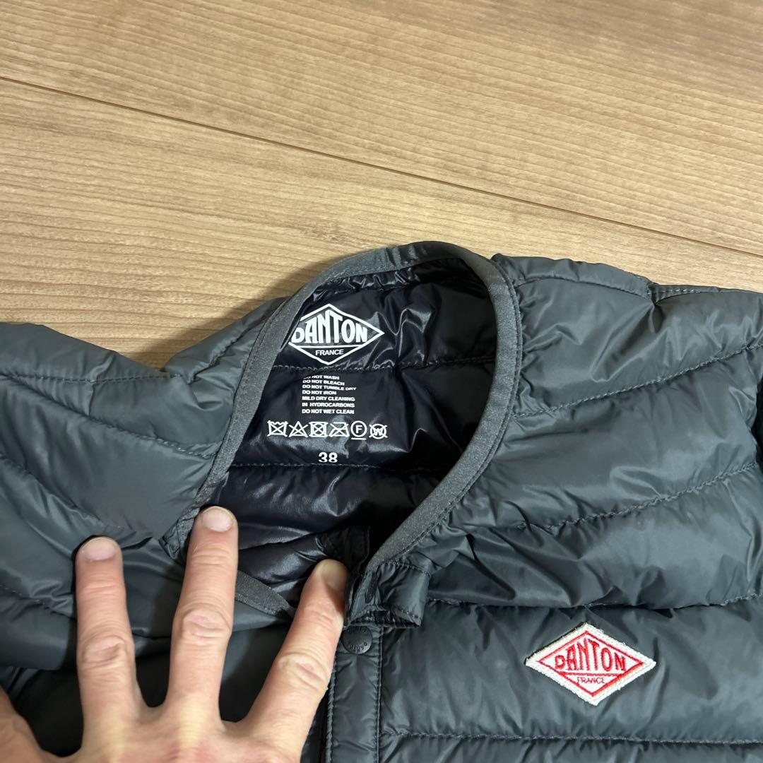 ダントン、クルーネックインナーダウンジャケット、サイズ38 カラーチャコール