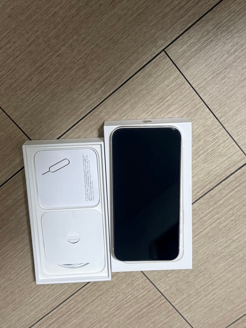 iPhone13 256GB スターライト　SIMフリー　美品