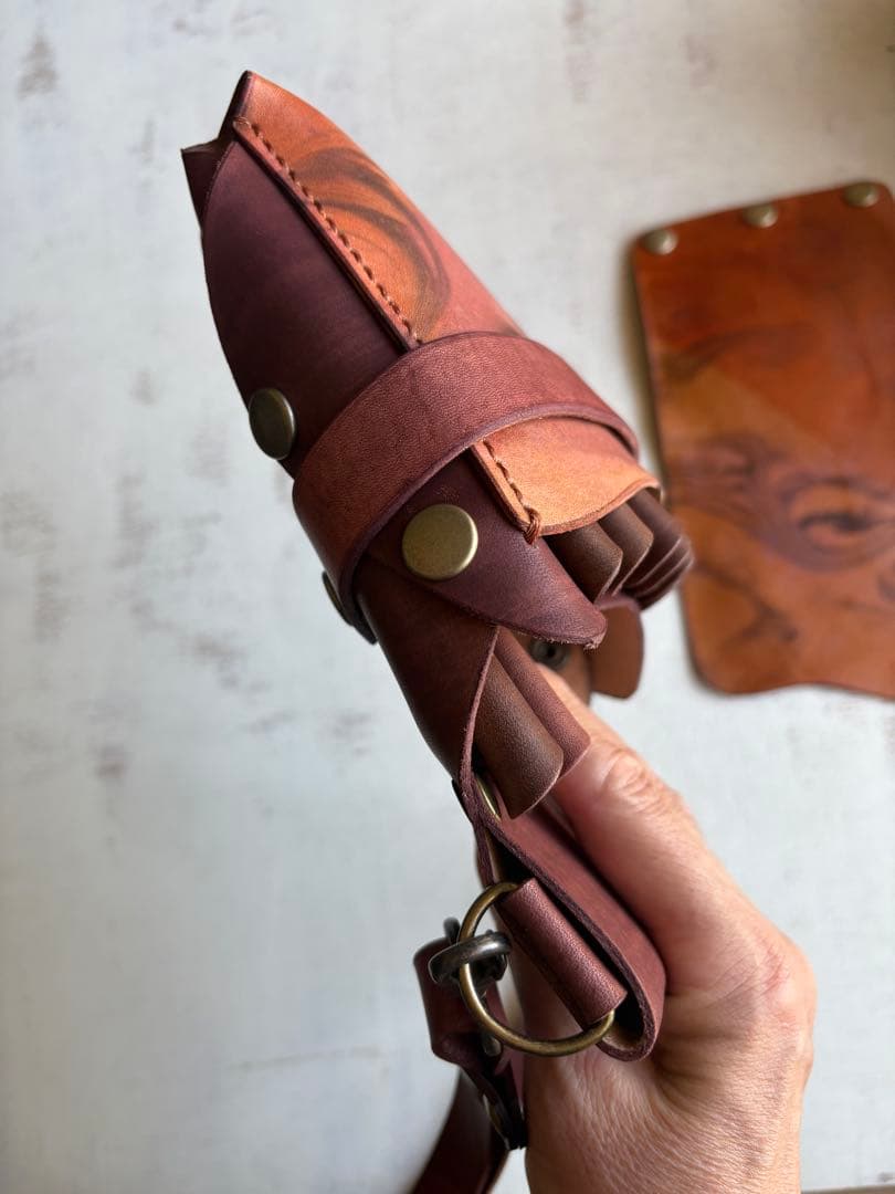 バンコ 手染めテラコッタマーブルの蓋付き大容量シザーケース