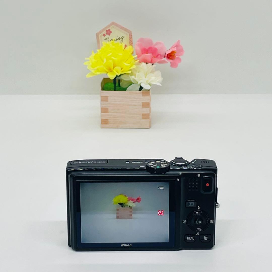 Nikon ニコン　コンパクトデジタルカメ　COOLPIX S8200
