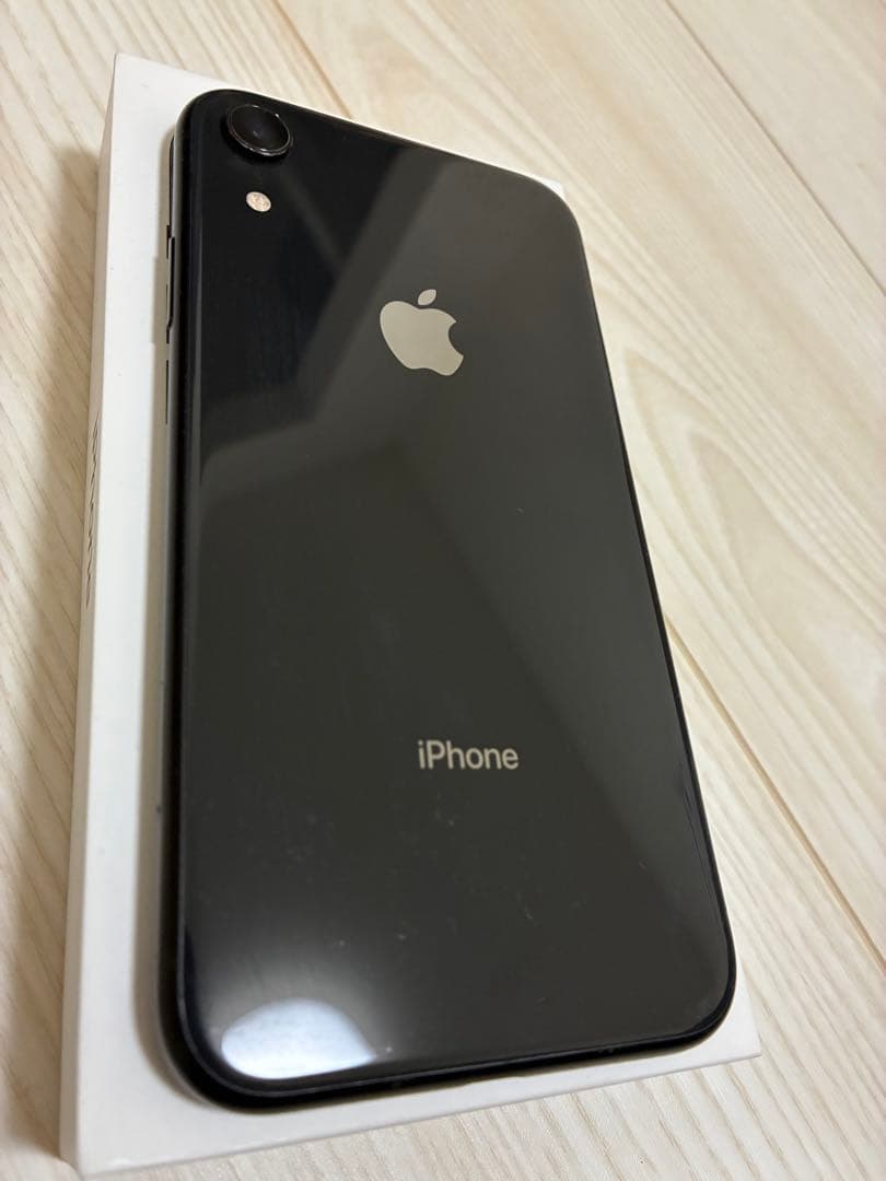 iPhone XR 128GB 本体