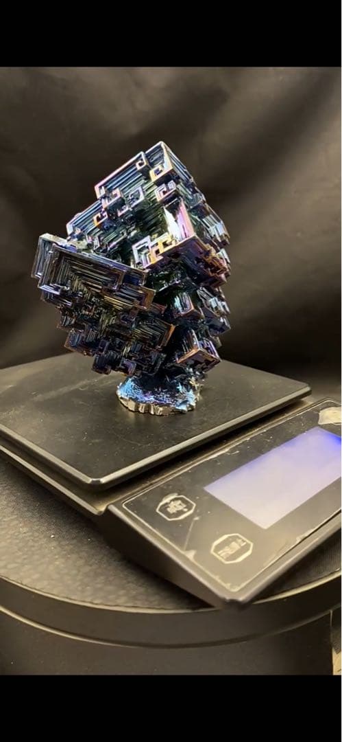 【ビスマス価格高騰！】神秘的なビスマス結晶 606g ケース付き