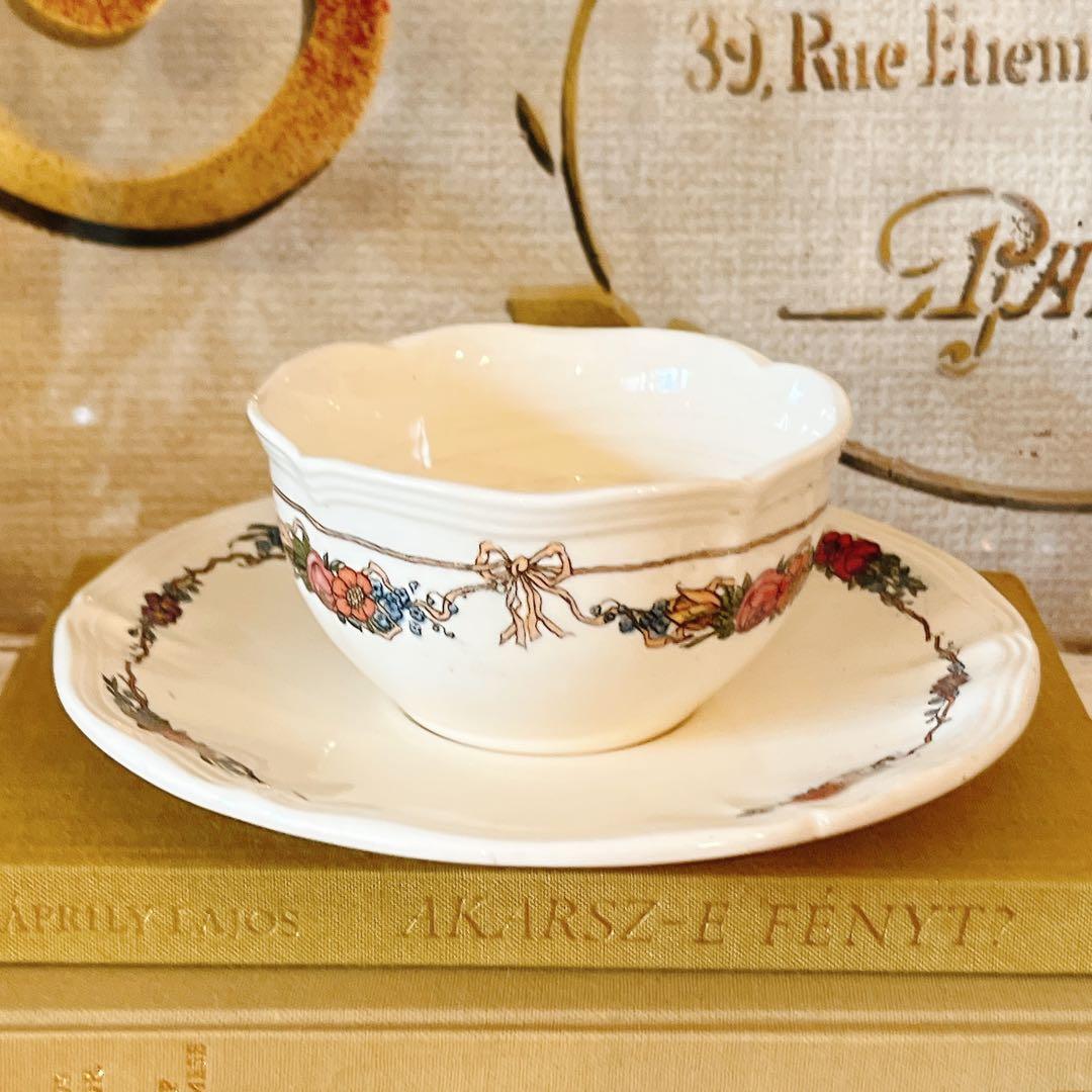 A サルグミンヌ　obernai カップ＆ソーサー