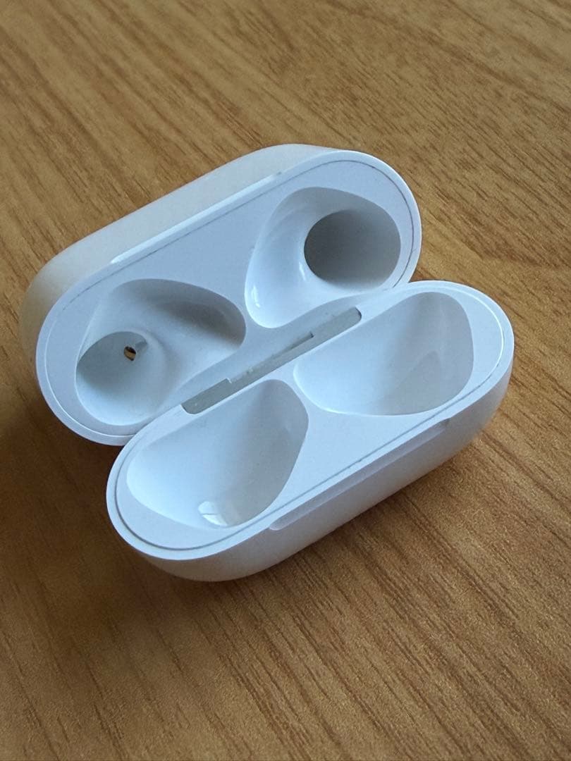 【AppleStore購入】AirPods4 アクティブノイズキャンセリング搭載