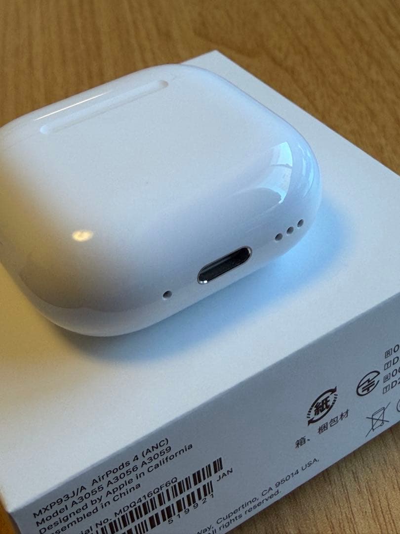 【AppleStore購入】AirPods4 アクティブノイズキャンセリング搭載