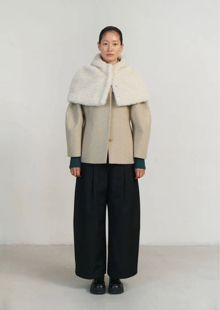 ジャケット・アウター AMOMENTO HAIRY HOODED CAPE