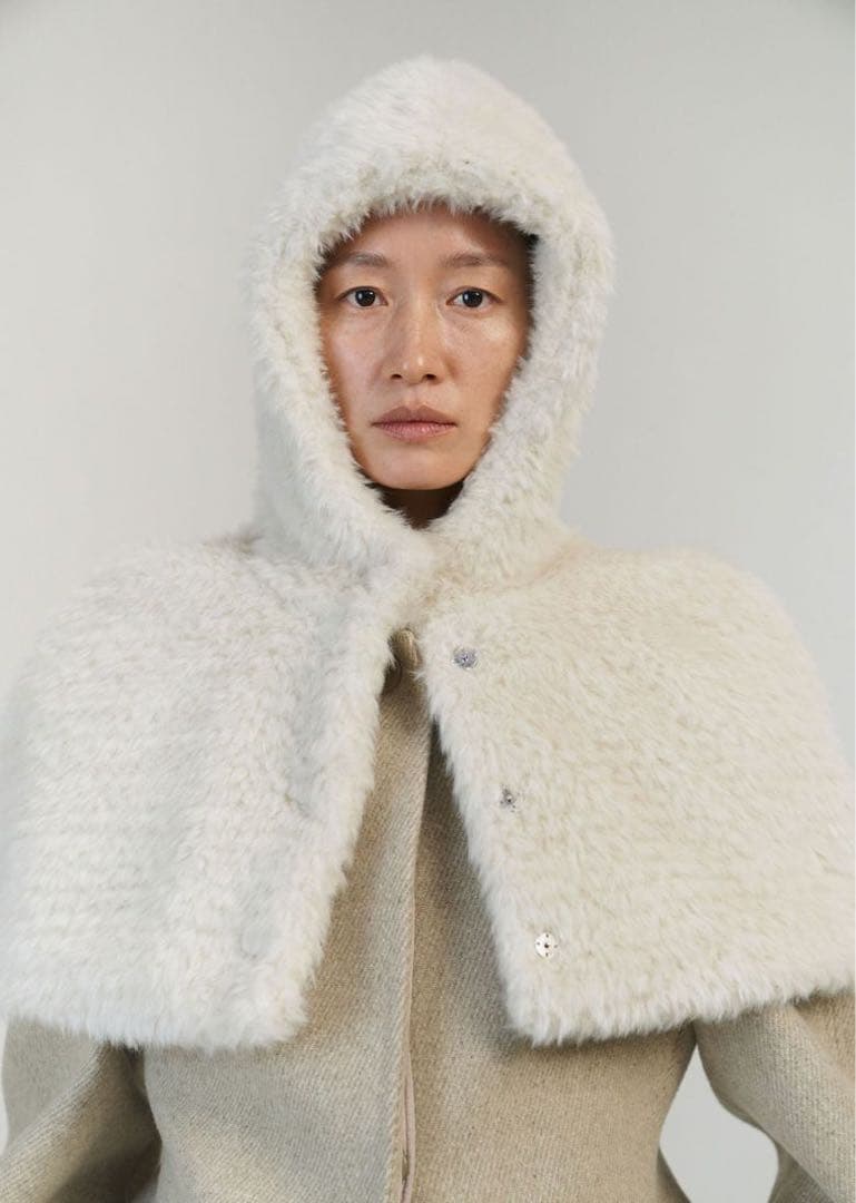 ジャケット・アウター AMOMENTO HAIRY HOODED CAPE