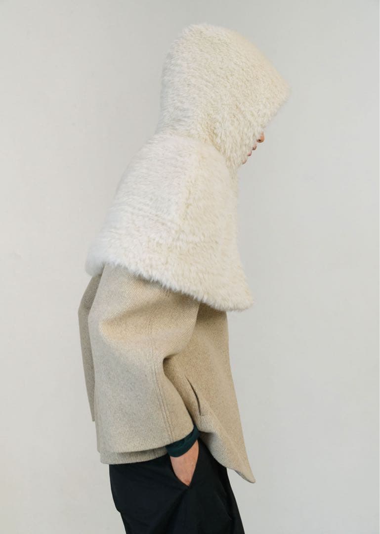 ジャケット・アウター AMOMENTO HAIRY HOODED CAPE