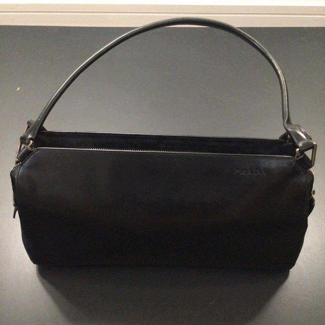 プラダ　黒　バック