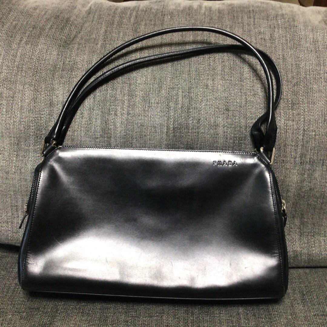 プラダ　黒　バック