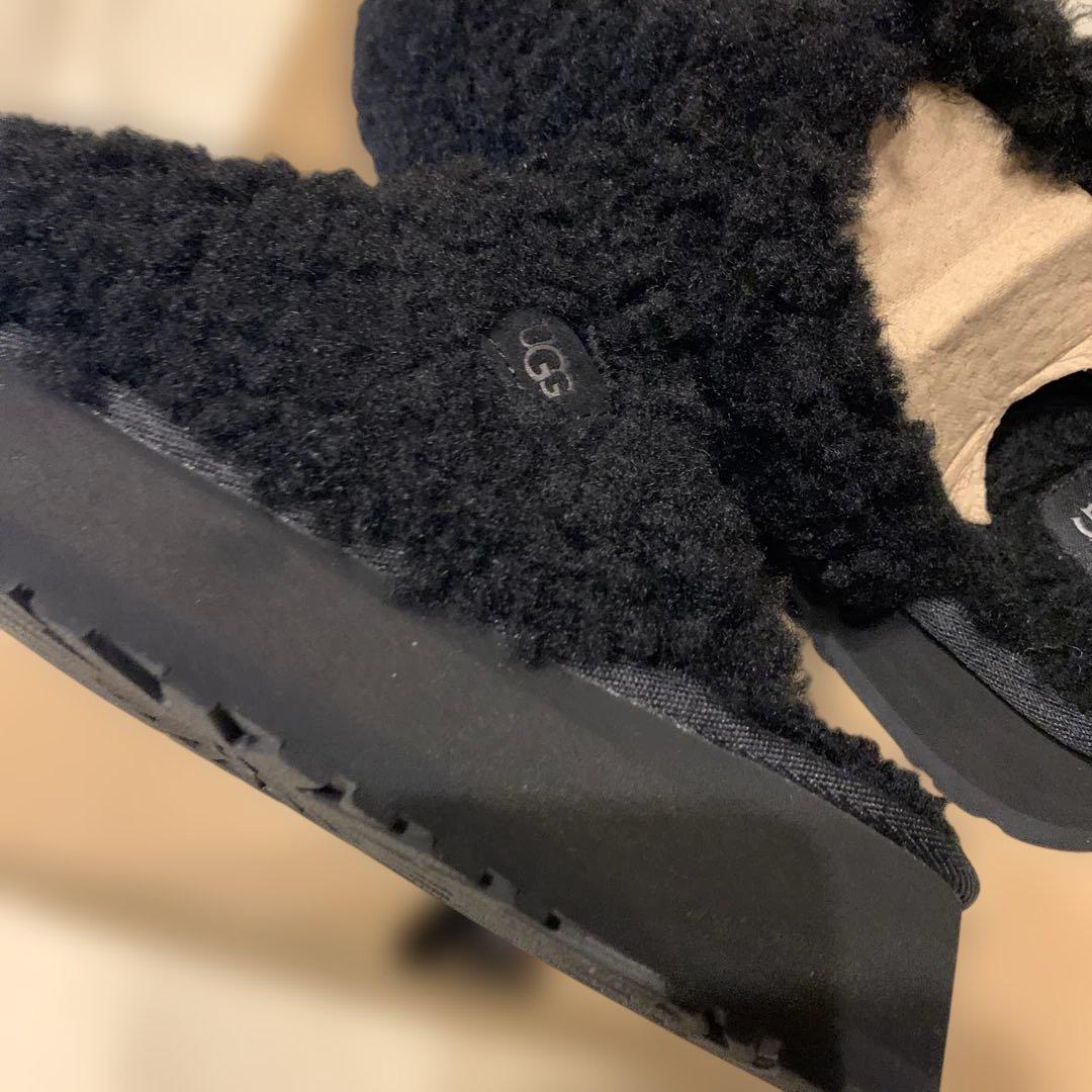 UGG ブラック ファースリッパ　23cm