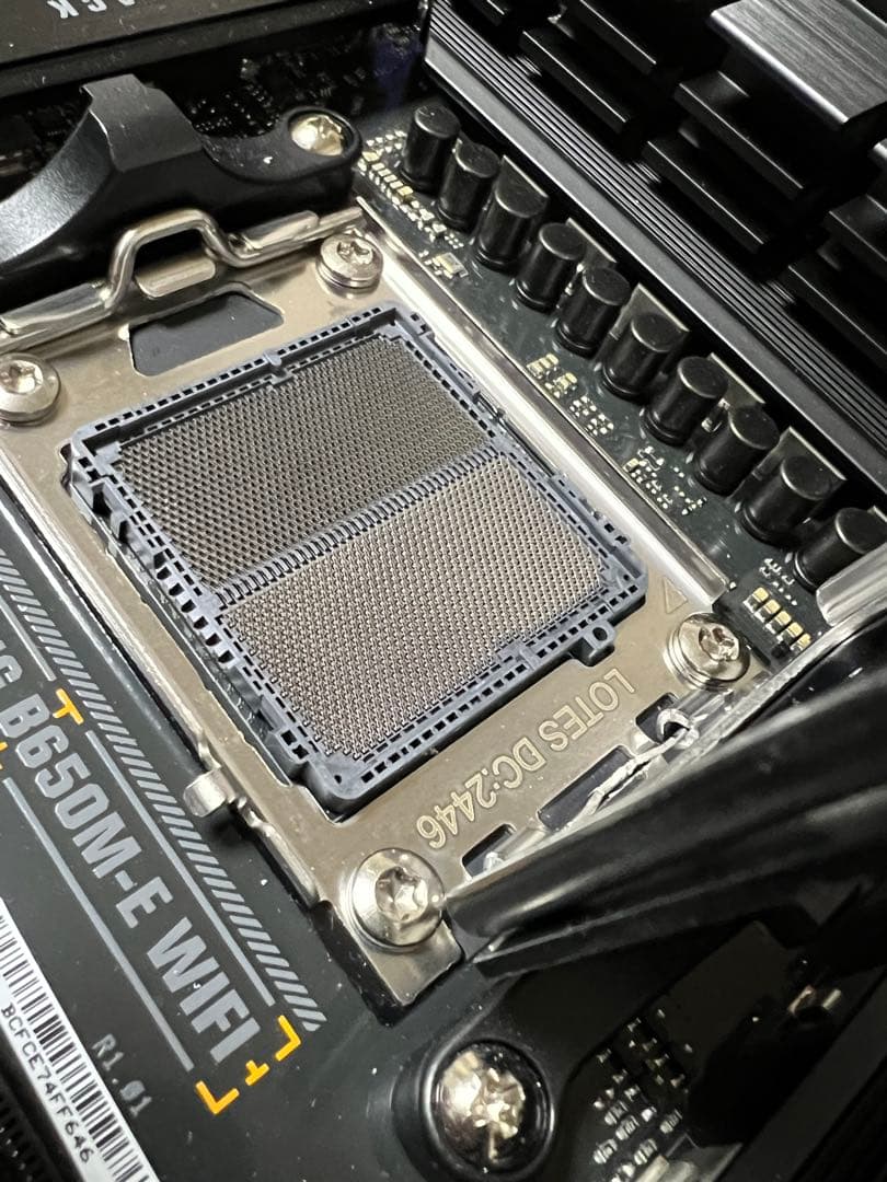 ASUS TUF GAMING B650M-E WIFI マザーボード