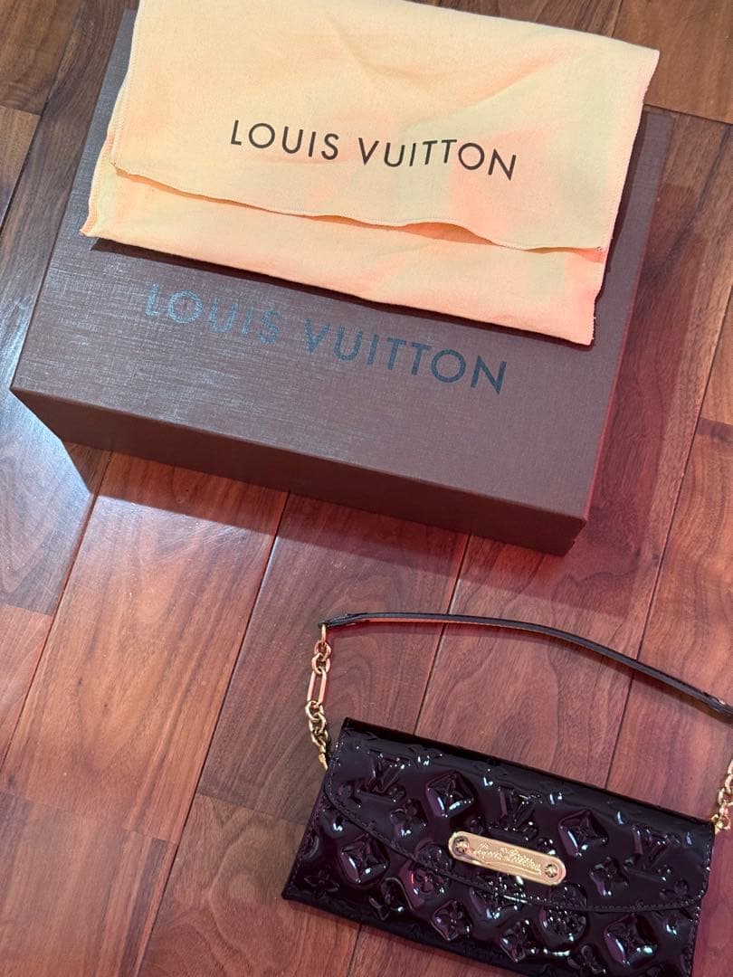 LOUIS VUITTON ブラック クラッチバッグ　財布