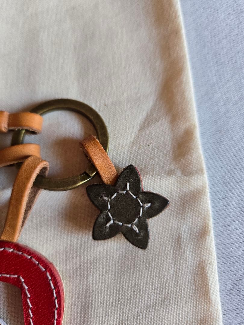 genten　ゲンテン　ワクワクチャーム　白ヘビ　【新品、未使用】