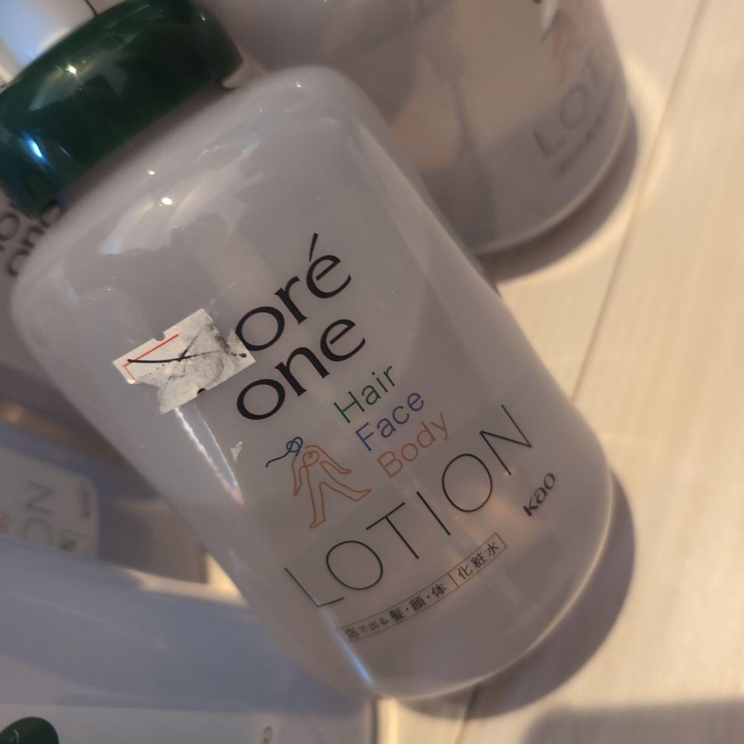 ビオレワン　 泡で出る化粧水　髪顔体　 つめかえ用×14　本体×2