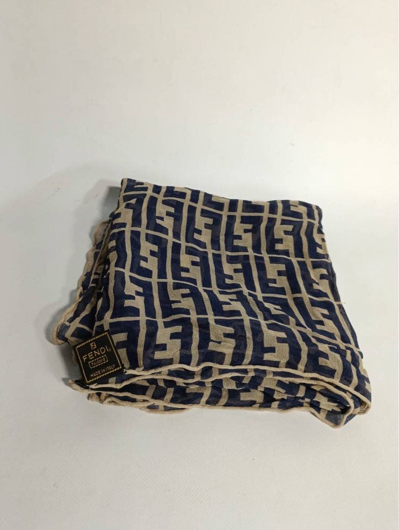 FENDIフェンディ伊FF69ズッカ柄ベージュ×紺シルクストールショールマフラー