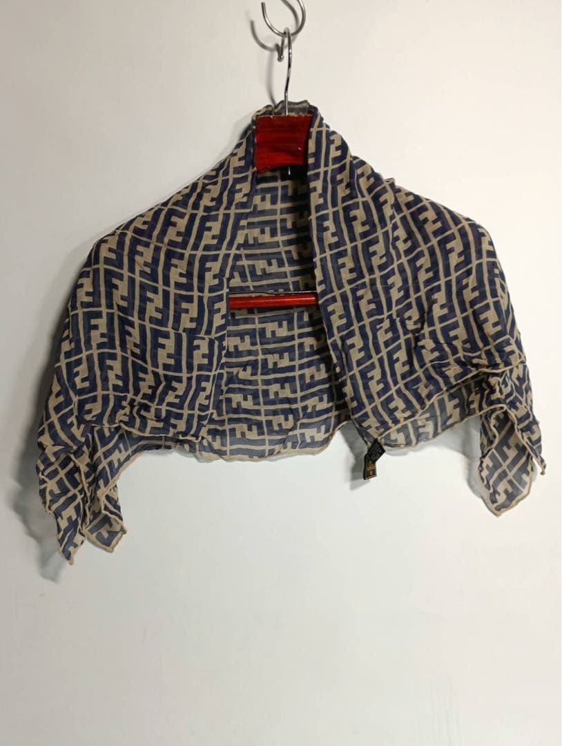 FENDIフェンディ伊FF69ズッカ柄ベージュ×紺シルクストールショールマフラー