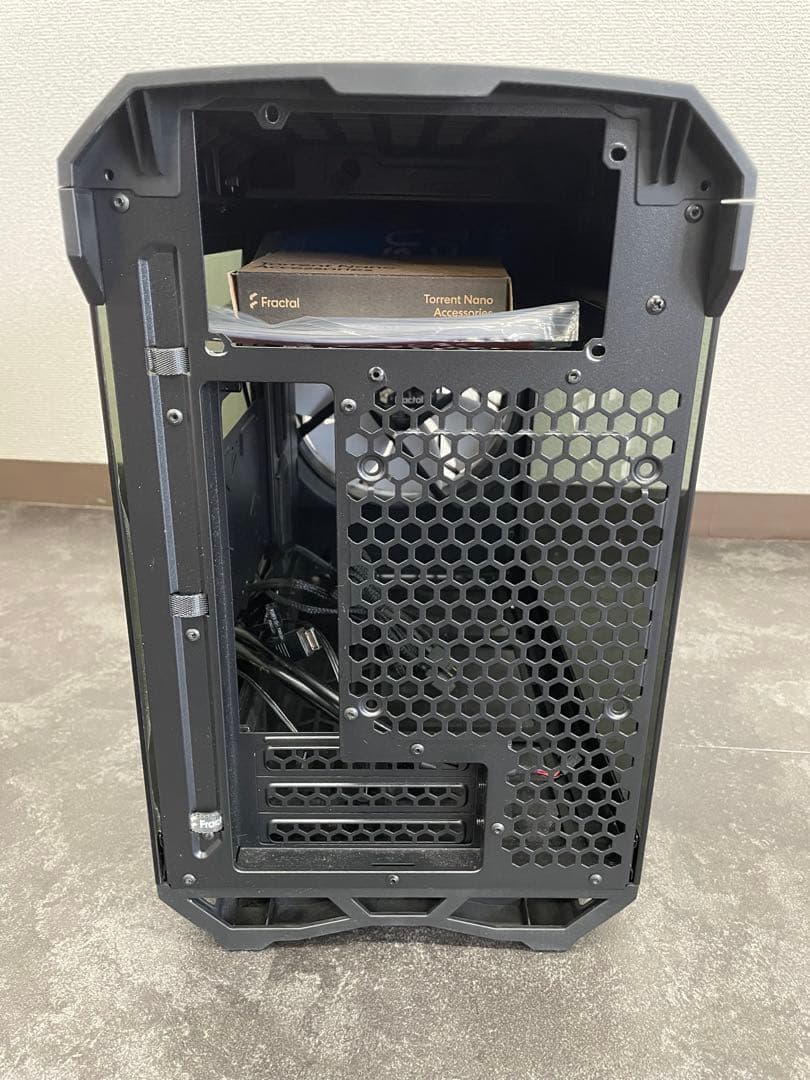 FractalDesign Torrent Nanoブラック 自作PC用ケース