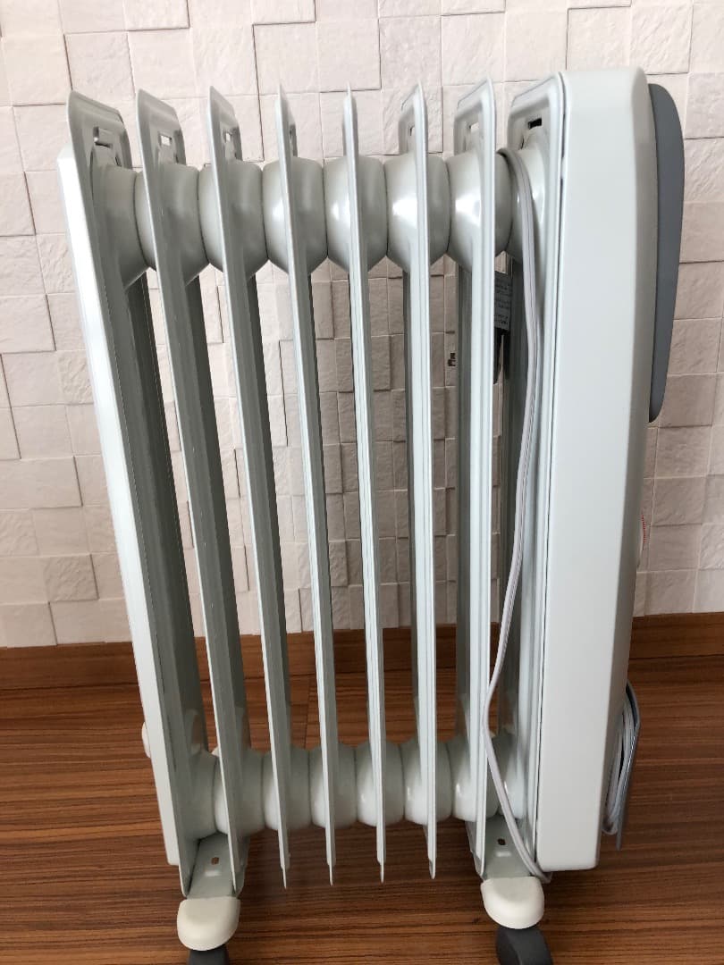 DeLonghi オイルヒーター　H770812EFSN
