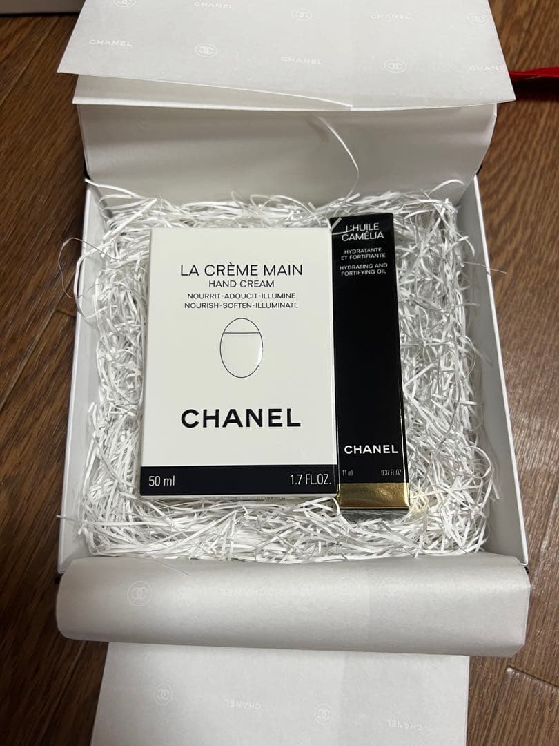 値下げ‼︎ CHANEL ユイル　ア　オングル　ラ　クレーム　マン　ギフトボックス