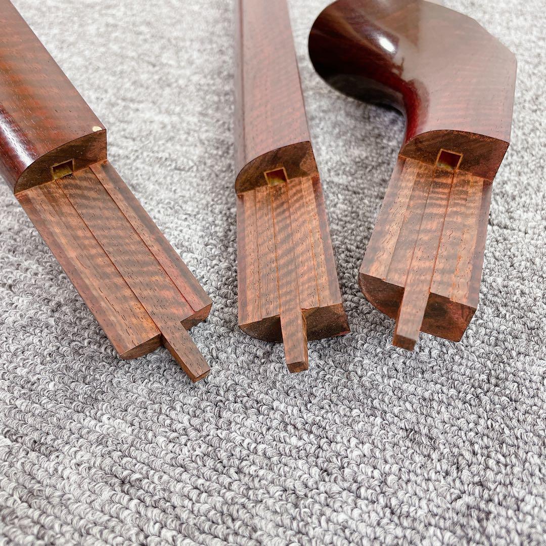 三味線 虎トチ紅木 子持ち綾杉胴 犬皮 二本溝 紅木糸巻き K22 金細 細棹