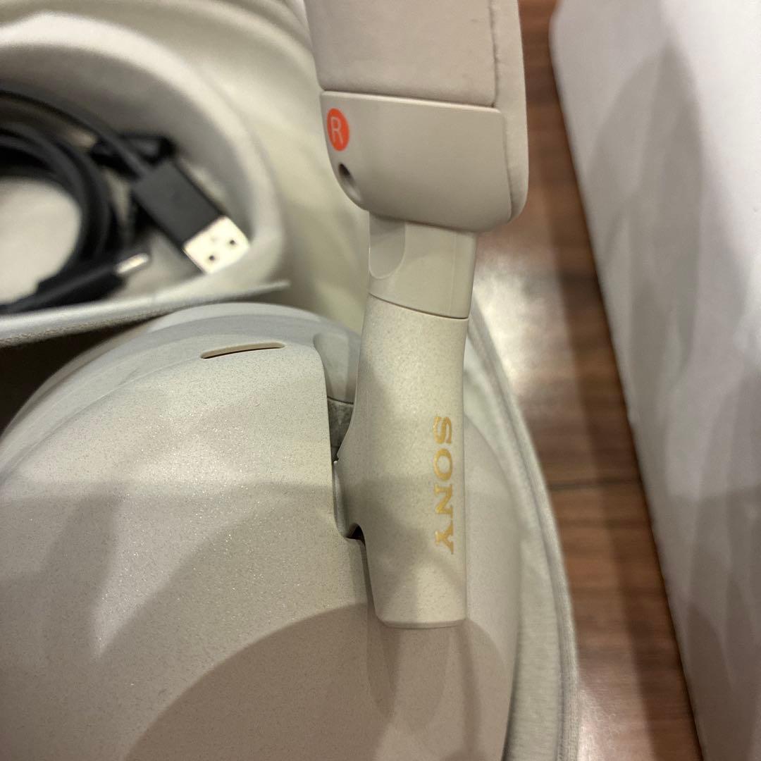 ヘッドホンsony wh1000x-m5