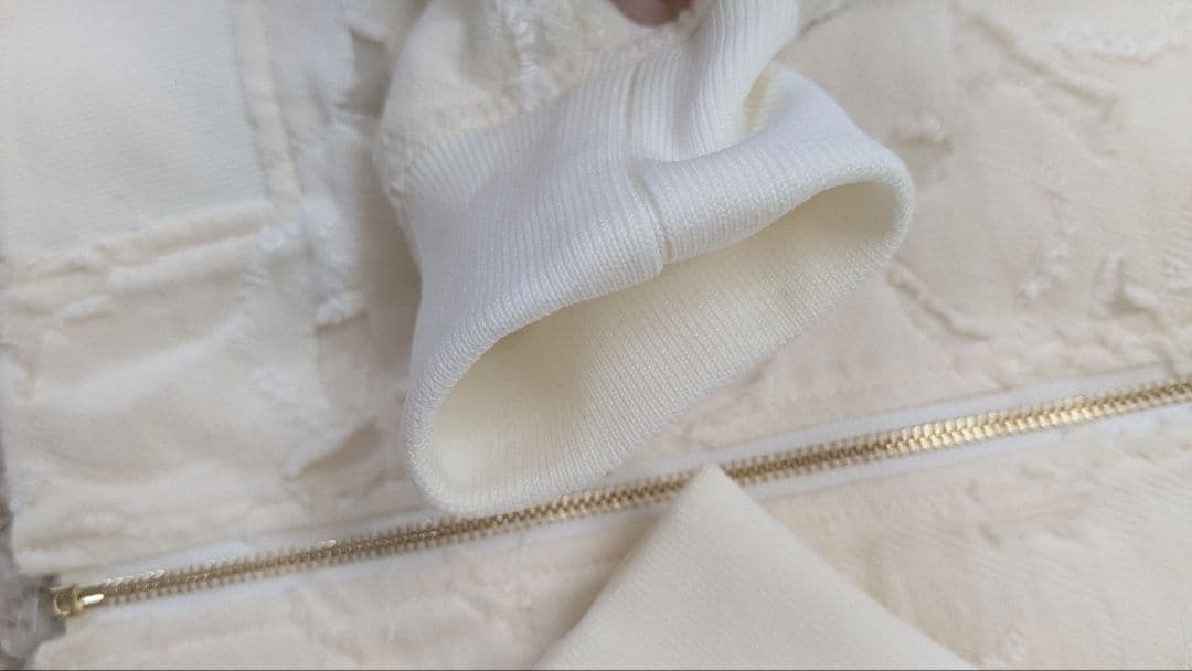 美品ANAYI希少デザイン アイボリークリームフラワージャンパー