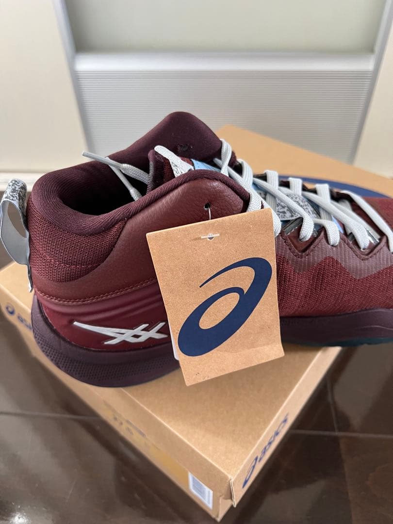 シューズ(男性用) asics NOVA SURGE 3