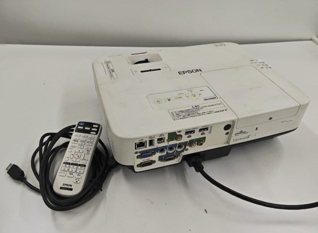 EPSON プロジェクター　EB-2140W　 ランプ時間50H/11H 時間