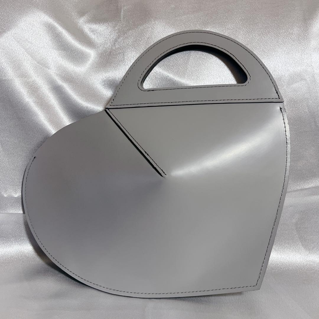 【新品未使用】Chieko＋ ハート型レザーバッグ｜グレー×ゴールドスタッズ