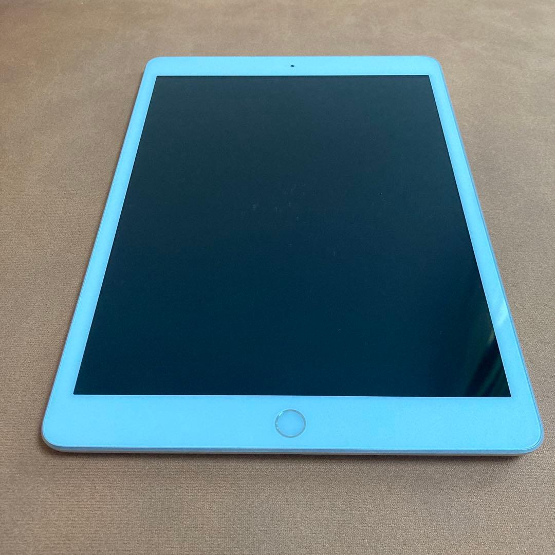 560【早い者勝ち】外観美品☆iPad8 第8世代 32GB SIMフリー☆