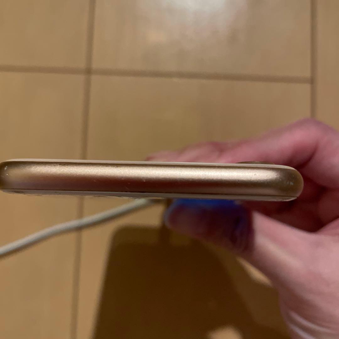 iPhone 8 ゴールド 64GB SIMフリー 画面ひび割れ