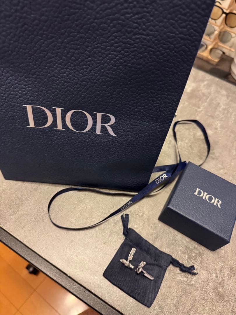 Dior BEE カフスボタン シルバー