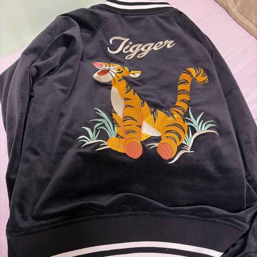 東京ディズニーリゾート スタジャン L ティガー刺繍