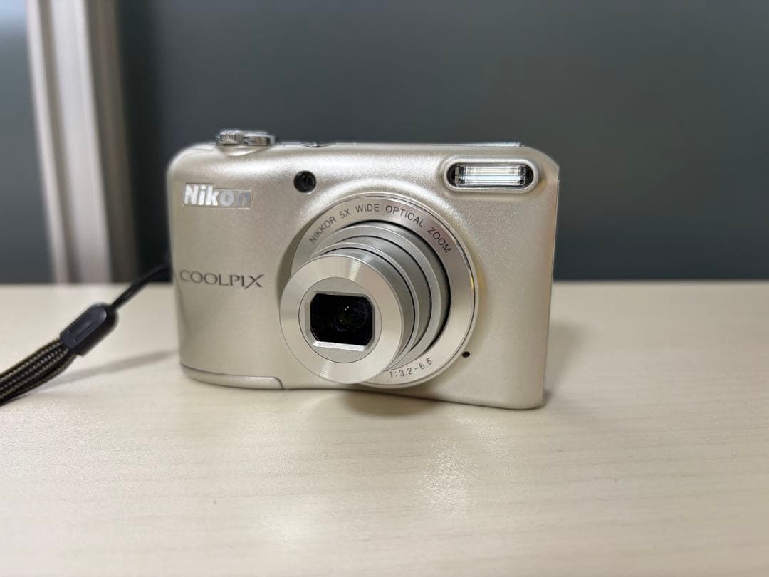 Nikon COOLPIX L28 デジカメ　シルバー