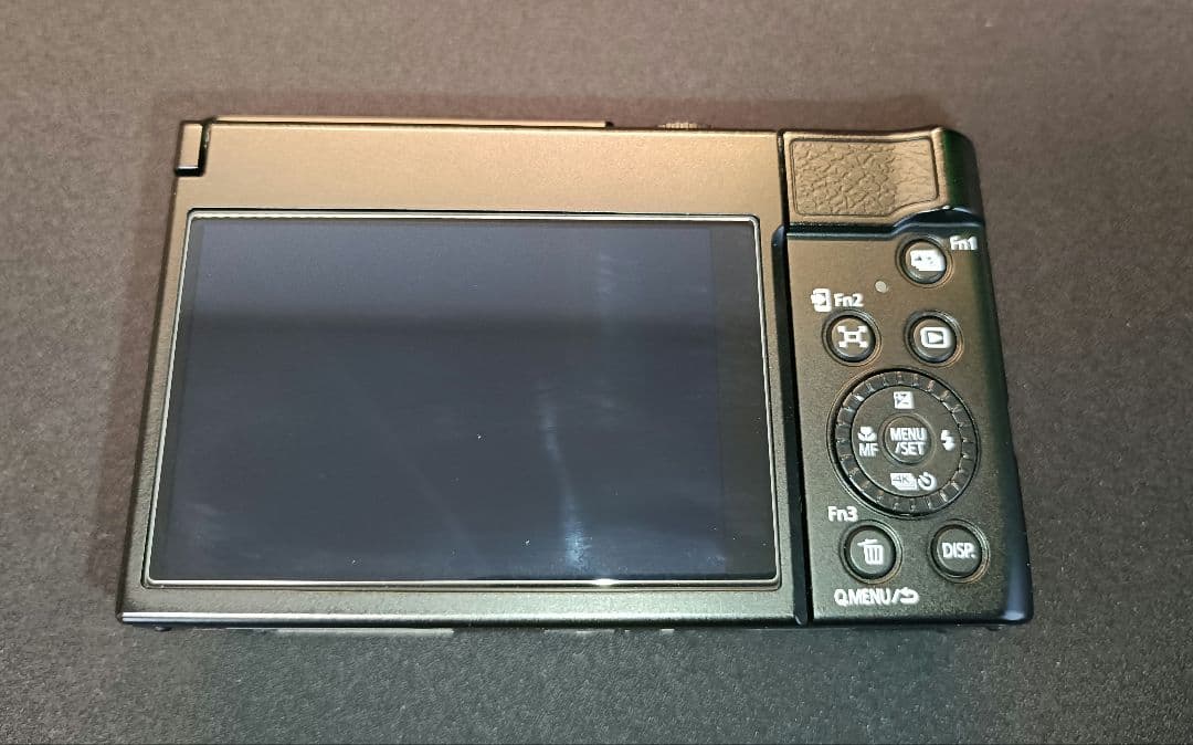 LUMIX TZ99　OUTDOORカメラケース付き