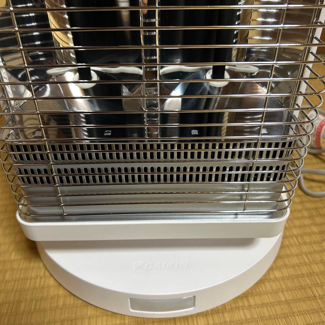 ダイキン 遠赤外線暖房機セラムヒート ERFT11YS-W マットホワイト